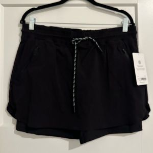 NWT Athleta Trekkie Skort, Size 12, Black color
